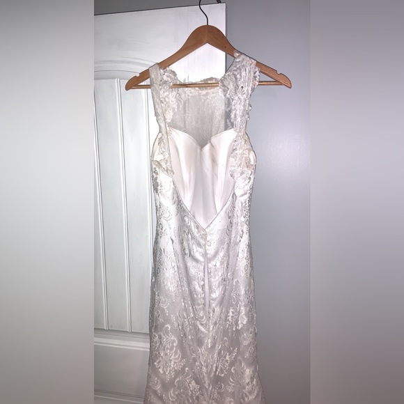 White Wedding Dress Size 6 - Picture 14 of 16